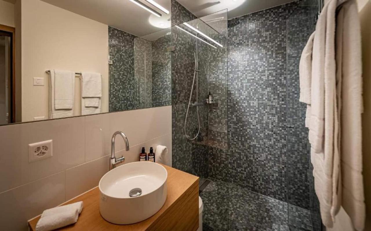 Ferienwohnung 3,5 Zimmer Direkt An Ski- Und Bikepiste Flims Ngoại thất bức ảnh